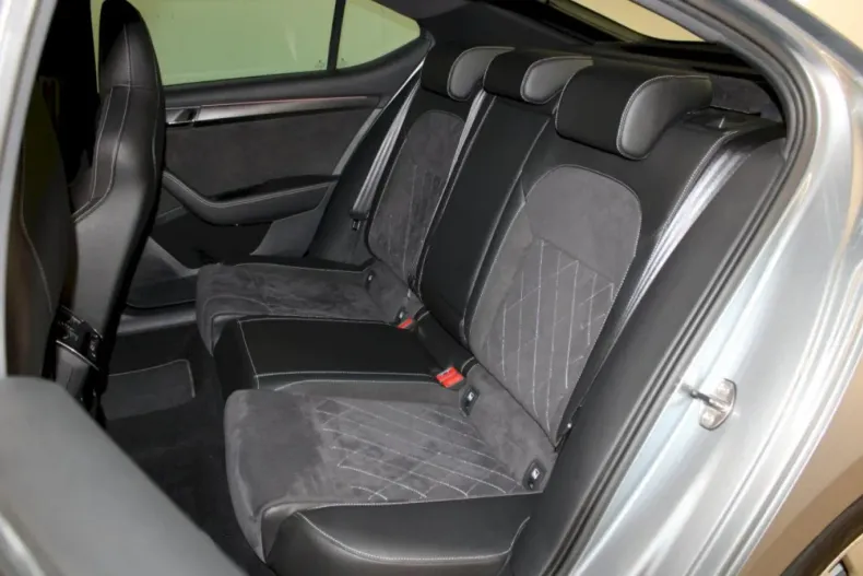 Skoda Superb din 2021 cu 44.900 km - oferta SKO116110 - foto 18