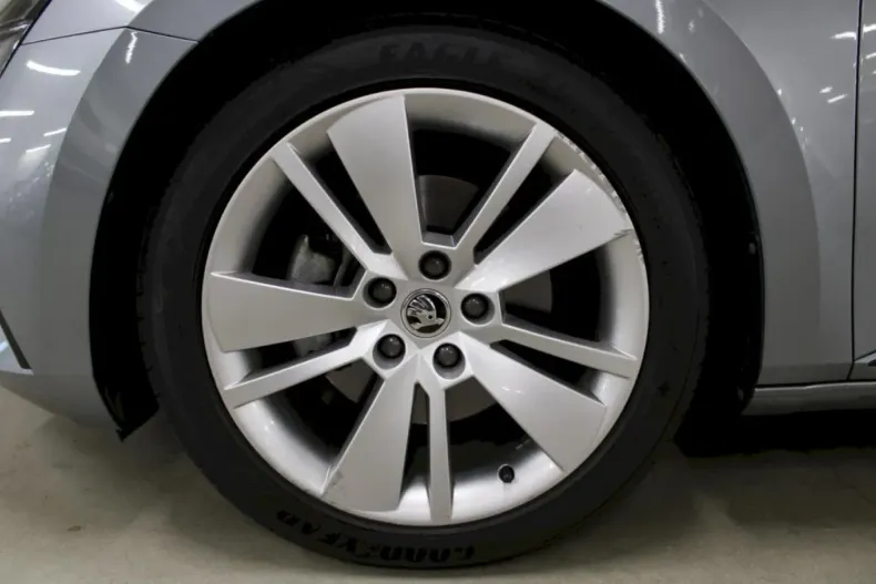 Skoda Superb din 2021 cu 44.900 km - oferta SKO116110 - foto 22