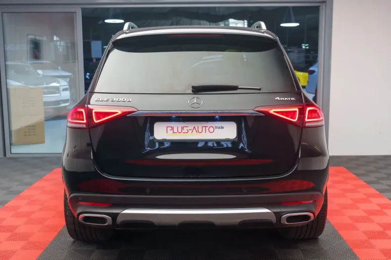 Mercedes-Benz GLE 300 din 2022 cu 22.428 km - oferta MER116117 - foto 3