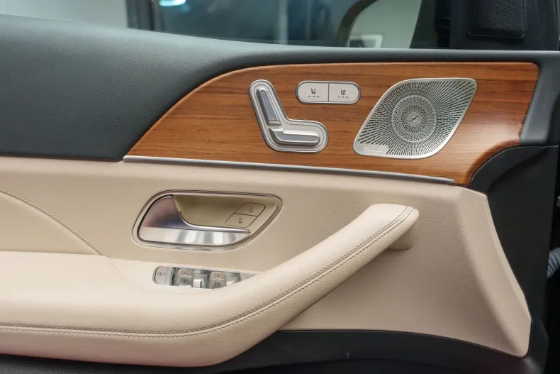 Mercedes-Benz GLE 300 din 2022 cu 22.428 km - oferta MER116117 - foto 12