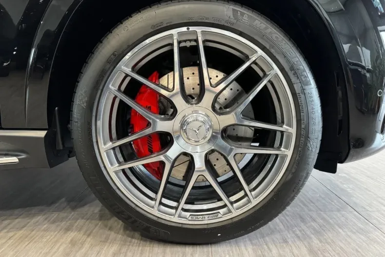 Mercedes-Benz GLE 63 AMG din 2024 cu 50 km - oferta MER116118 - foto 4