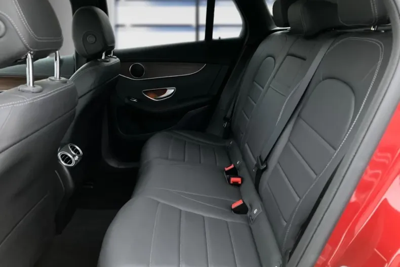 Mercedes-Benz GLC 300 din 2021 cu 23.983 km - oferta MER116127 - foto 5