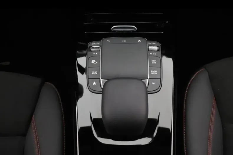 Mercedes-Benz A 180 din 2023 cu 14.700 km - oferta MER116130 - foto 11