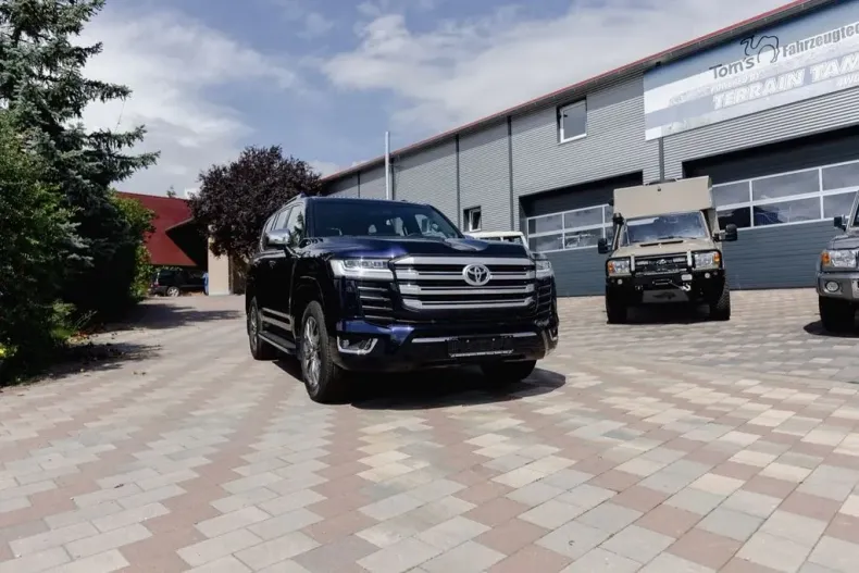 Toyota Land Cruiser din 2023 cu 50 km - oferta TOY116147 - foto 2