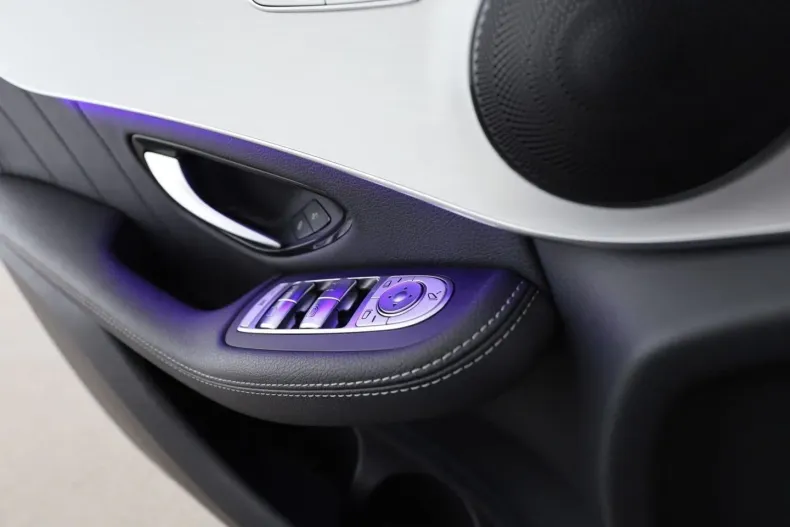 Mercedes-Benz GLC 300 din 2020 cu 35.400 km - oferta MER116156 - foto 8