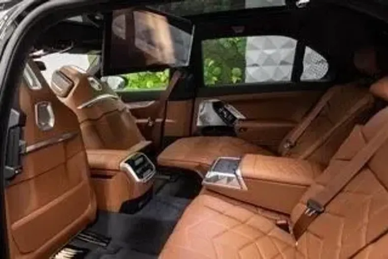 BMW 740 din 2023 cu 10 km - oferta BMW116171 - foto 12