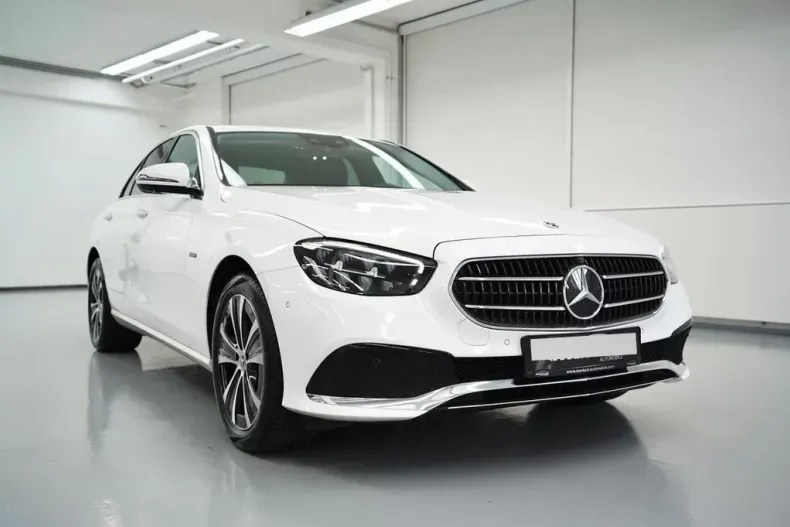 Mercedes-Benz E 300 din 2021 cu 6.548 km - oferta MER116174 - foto 1