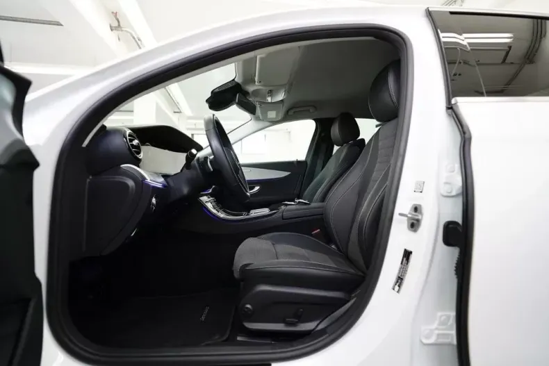 Mercedes-Benz E 300 din 2021 cu 6.548 km - oferta MER116174 - foto 9