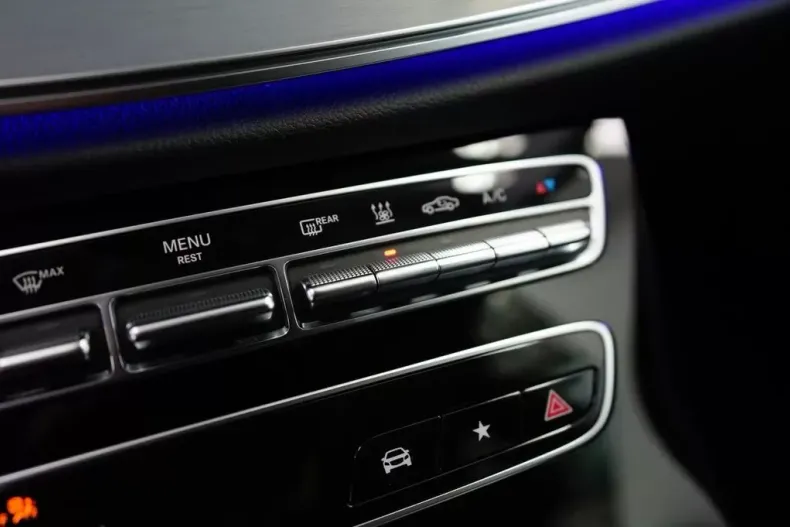 Mercedes-Benz E 300 din 2021 cu 6.548 km - oferta MER116174 - foto 11