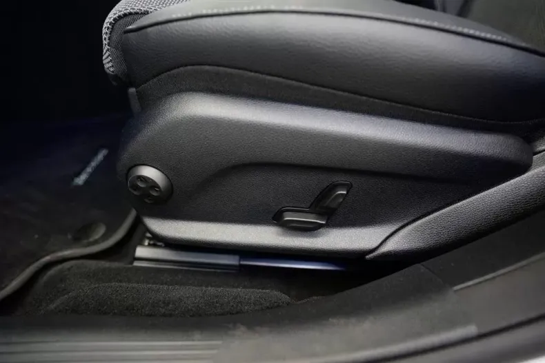 Mercedes-Benz E 300 din 2021 cu 6.548 km - oferta MER116174 - foto 13