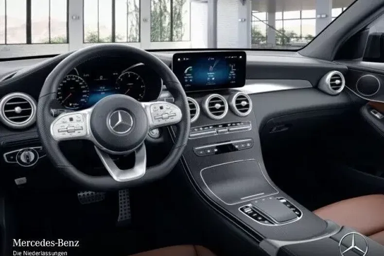 Mercedes-Benz GLC 300 din 2021 cu 13.200 km - oferta MER116175 - foto 8