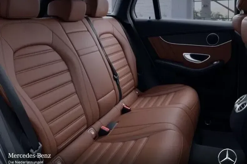 Mercedes-Benz GLC 300 din 2021 cu 13.200 km - oferta MER116175 - foto 11