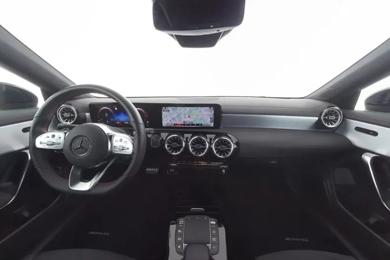 Mercedes-Benz CLA 250 din 2021 cu 12.400 km - oferta MER116176 - foto 11