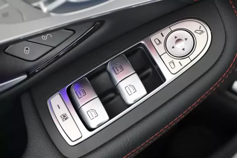 Mercedes-Benz GLC 43 AMG din 2021 cu 14.200 km - oferta MER116178 - foto 24