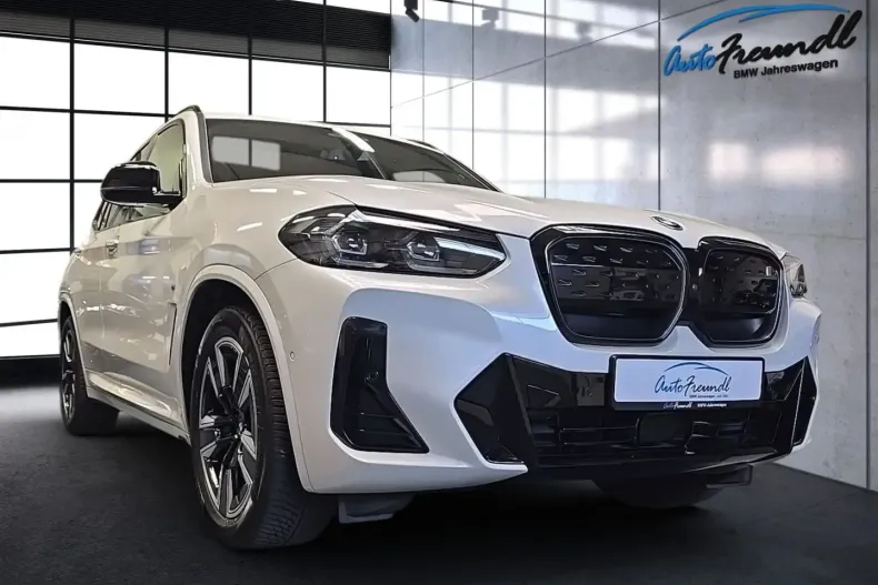 BMW iX3 din 2023 cu 17.800 km - oferta BMW116228 - foto 3