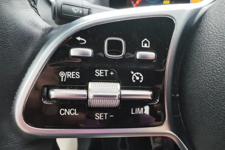 Mercedes-Benz GLA 200 din 2025 cu 34.000 km - oferta MER116232 - foto 23