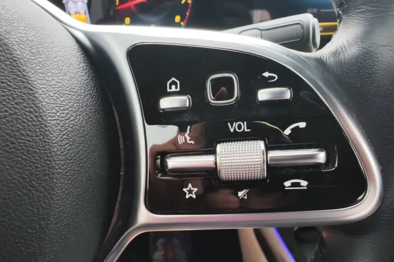 Mercedes-Benz GLA 200 din 2025 cu 34.000 km - oferta MER116232 - foto 24