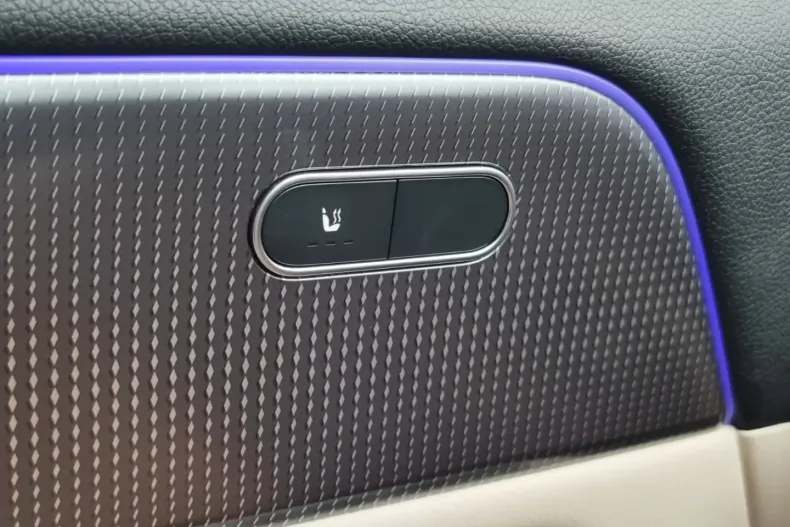 Mercedes-Benz GLA 200 din 2025 cu 34.000 km - oferta MER116232 - foto 31