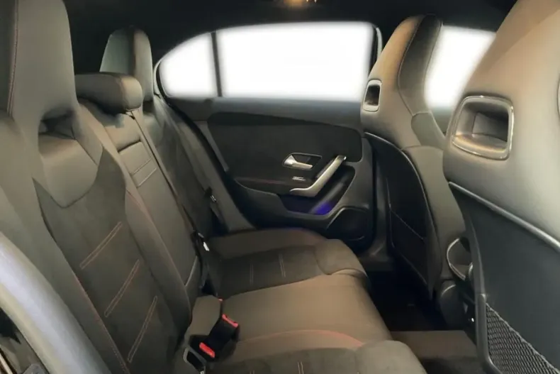 Mercedes-Benz A 180 din 2023 cu 25.327 km - oferta MER116254 - foto 11