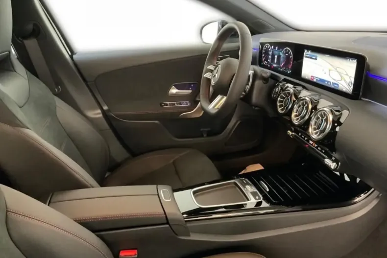 Mercedes-Benz A 180 din 2023 cu 25.327 km - oferta MER116254 - foto 12