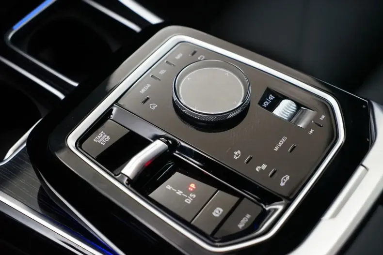 BMW 740 din 2024 cu 19.900 km - oferta BMW116278 - foto 14