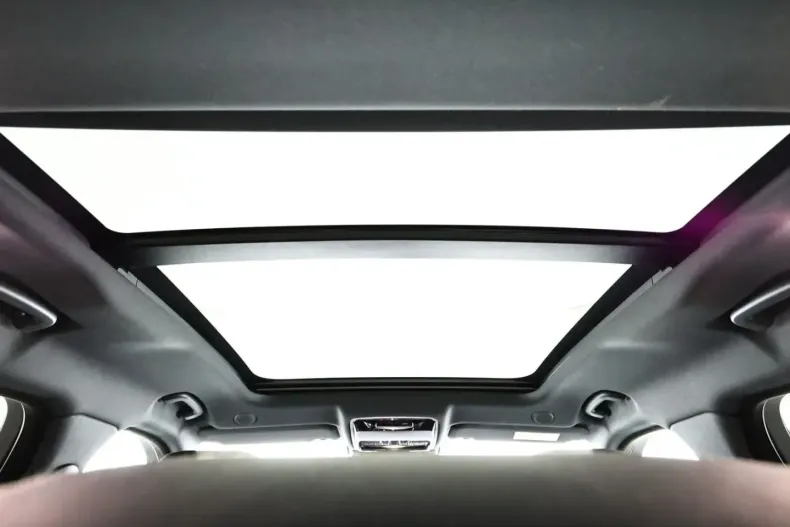 Land Rover Range Rover Velar din 2023 cu 37.985 km - oferta LAN116286 - foto 17