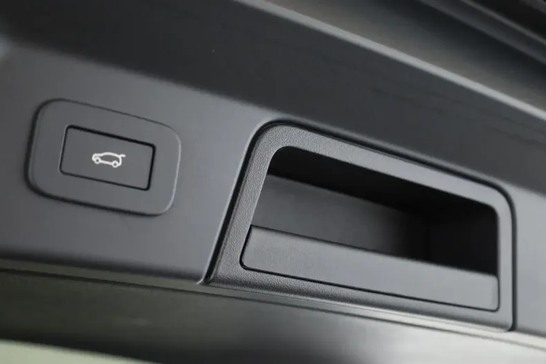 Land Rover Range Rover Velar din 2023 cu 22.100 km - oferta LAN116291 - foto 10