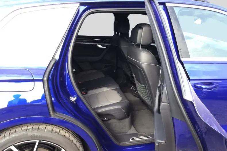 Volkswagen Touareg din 2024 cu 48.547 km - oferta VOL116310 - foto 6