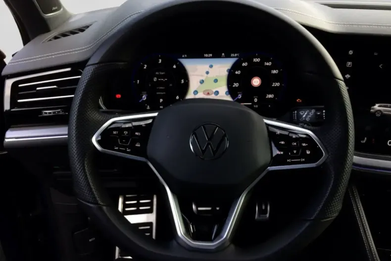 Volkswagen Touareg din 2024 cu 48.547 km - oferta VOL116310 - foto 9