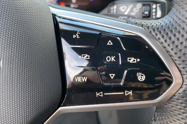 Volkswagen Touareg din 2024 cu 67.524 km - oferta VOL116311 - foto 18