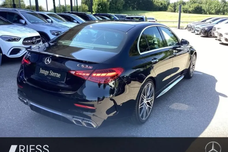 Mercedes-Benz C 63 AMG din 2024 cu 5.821 km - oferta MER116328 - foto 7