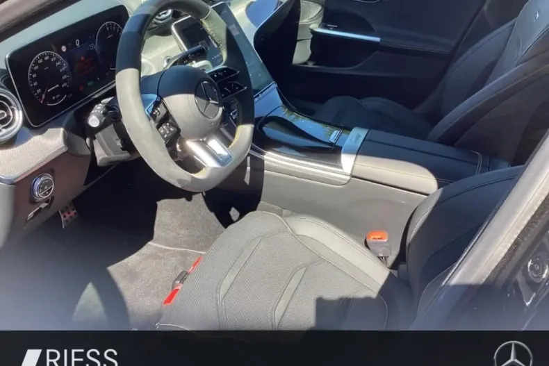 Mercedes-Benz C 63 AMG din 2024 cu 5.821 km - oferta MER116328 - foto 9