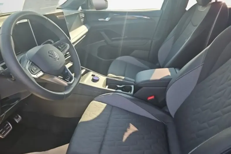 Volkswagen Tiguan din 2024 cu 18.966 km - oferta VOL116363 - foto 11