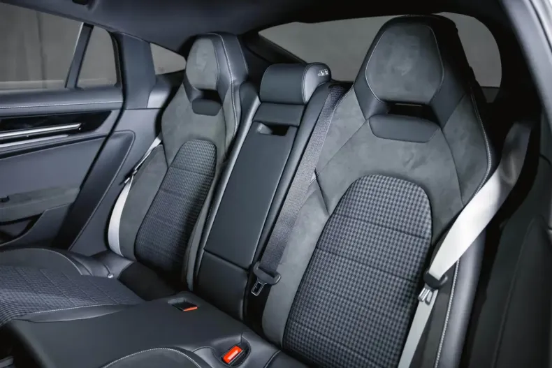 Porsche Panamera din 2025 cu 9.990 km - oferta POR116366 - foto 19