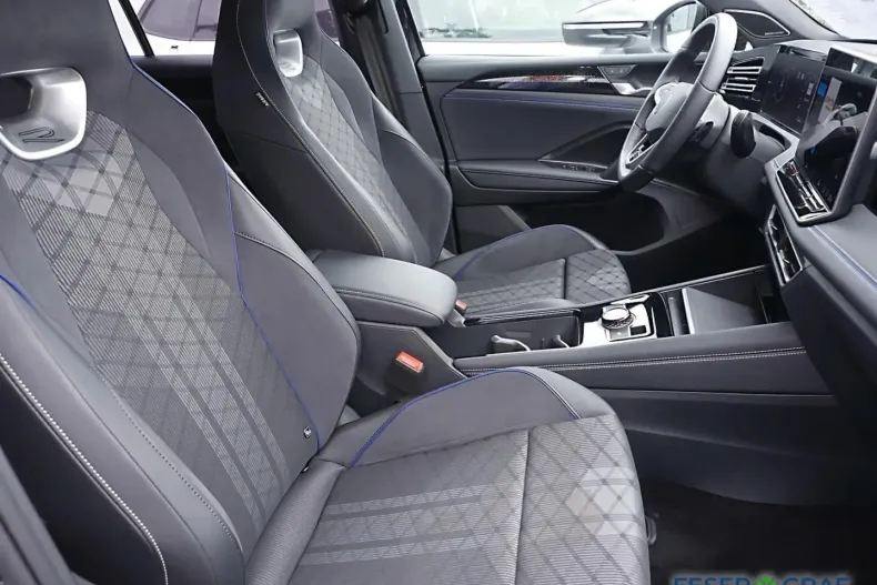 Volkswagen Tiguan din 2024 cu 74.750 km - oferta VOL116367 - foto 5