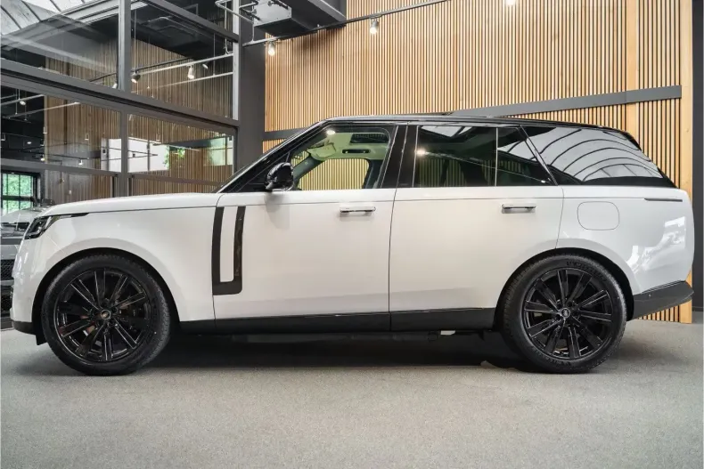 Land Rover Range Rover din 2025 cu 1.744 km - oferta LAN116374 - foto 3