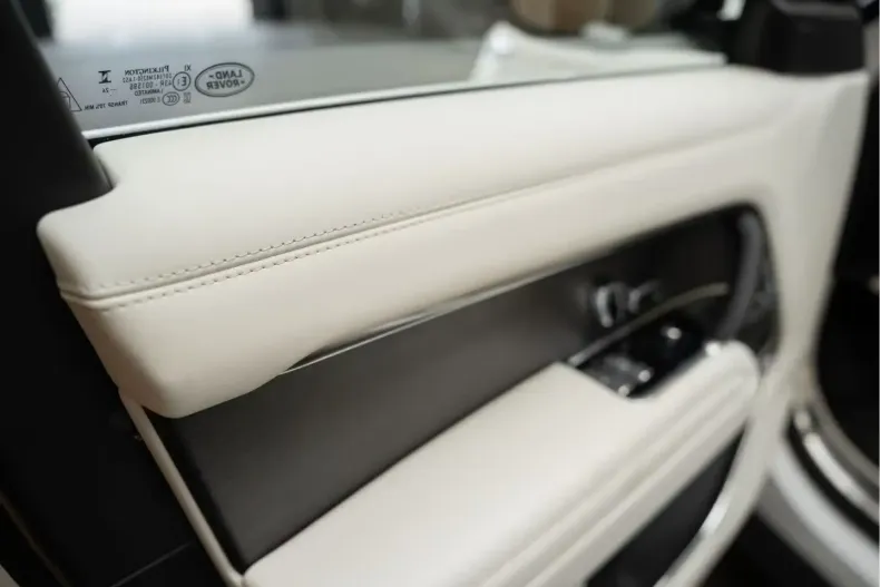 Land Rover Range Rover din 2025 cu 1.744 km - oferta LAN116374 - foto 10