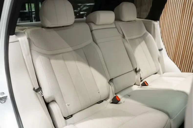 Land Rover Range Rover din 2025 cu 1.744 km - oferta LAN116374 - foto 11