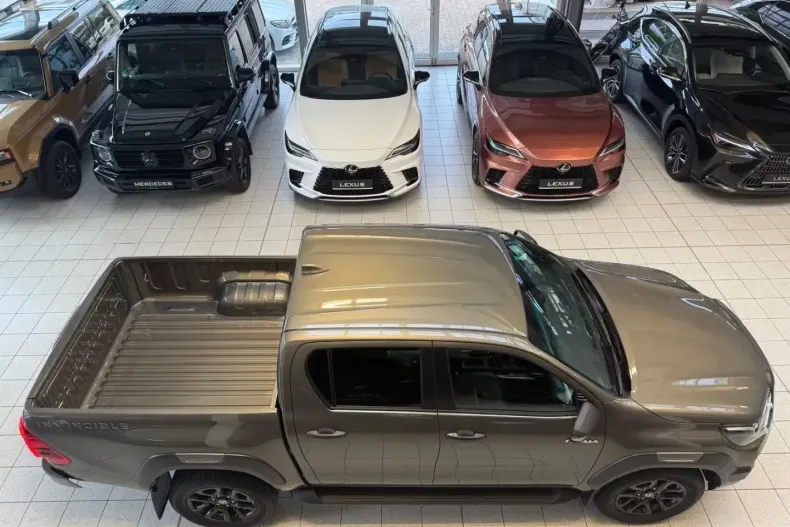 Toyota Hilux din 2025 cu 38 km - oferta TOY116383 - foto 3