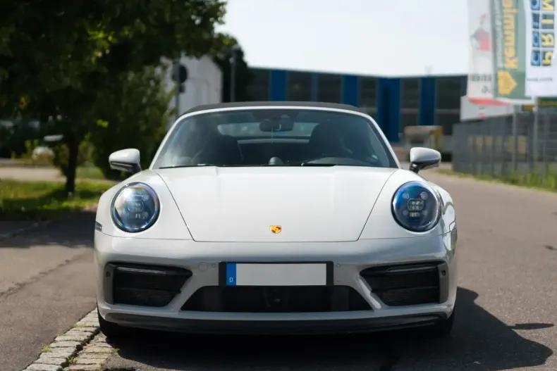 Porsche 992 din 2023 cu 24.400 km - oferta POR116384 - foto 1
