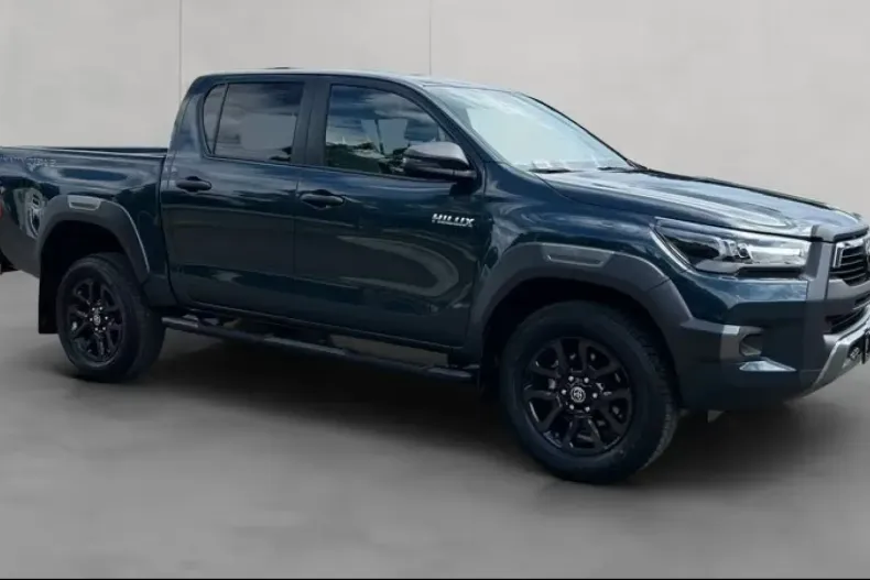 Toyota Hilux din 2025 cu 20 km - oferta TOY116386 - foto 1