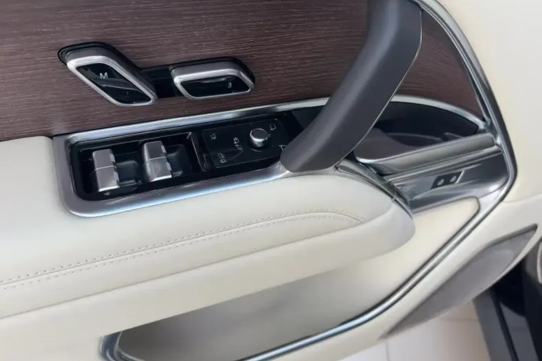 Land Rover Range Rover din 2025 cu 10 km - oferta LAN116387 - foto 13