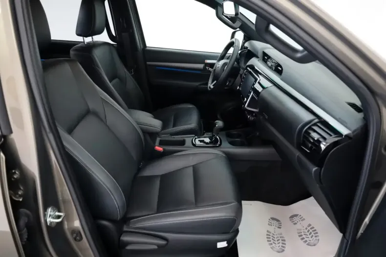 Toyota Hilux din 2024 cu 7.395 km - oferta TOY116388 - foto 10