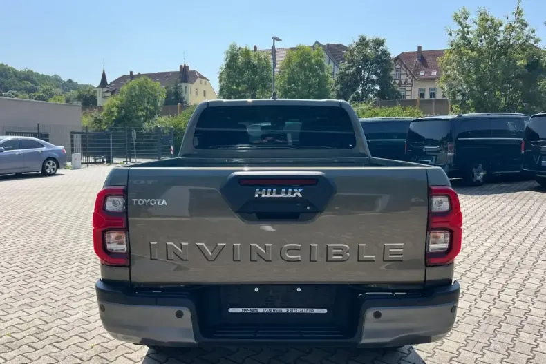 Toyota Hilux din 2025 cu 15 km - oferta TOY116389 - foto 2