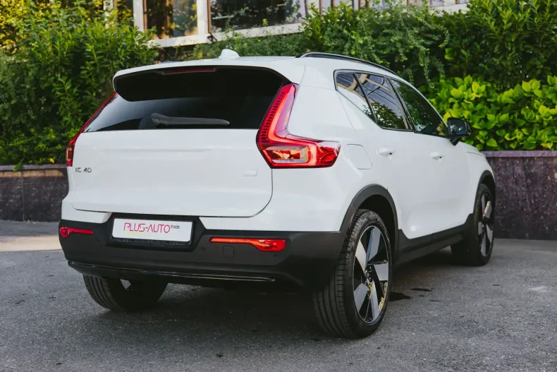 Volvo XC40 din 2023 cu 22.295 km - oferta VOL116390 - foto 9