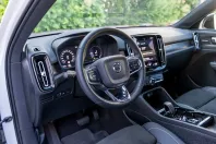 Volvo XC40 din 2023 cu 22.295 km - oferta VOL116390 - foto 11