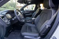 Volvo XC40 din 2023 cu 22.295 km - oferta VOL116390 - foto 13