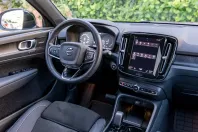 Volvo XC40 din 2023 cu 22.295 km - oferta VOL116390 - foto 16