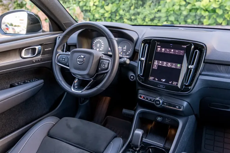 Volvo XC40 din 2023 cu 22.295 km - oferta VOL116390 - foto 16