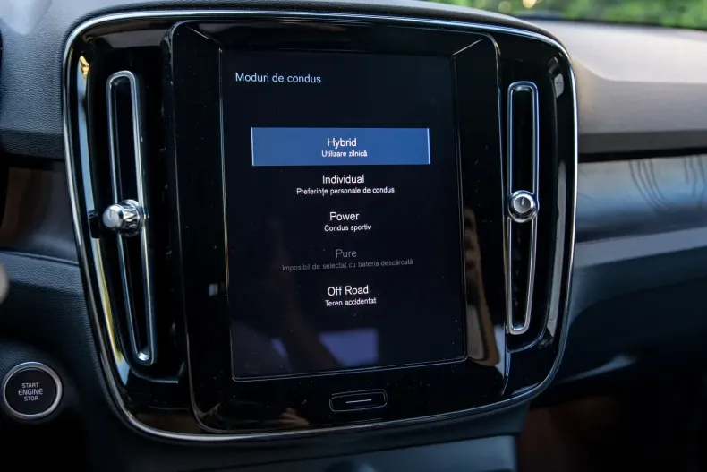 Volvo XC40 din 2023 cu 22.295 km - oferta VOL116390 - foto 24